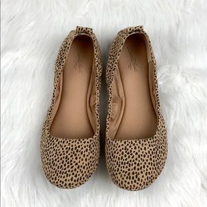 Universal Thread Leopard Flats